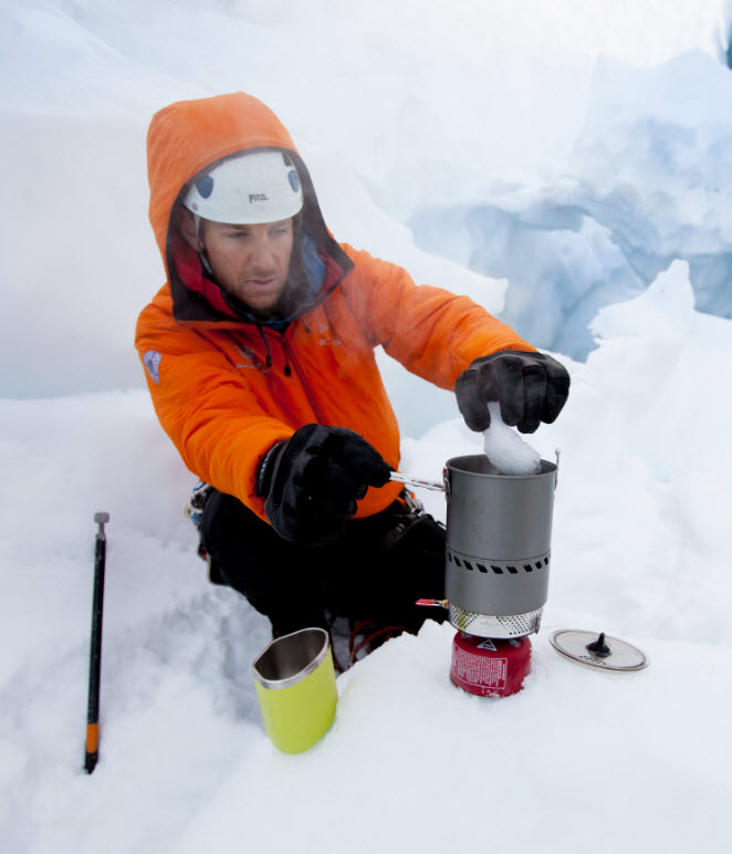 The extreme is the ultra-high-output MSR Reactor system, which uses a unique radiant burner and heat exchangers. The burner ensures maximum heat with efficient stoichiometric burn. The Reactor's a snow (and food) boiler, its output can't be reduced, and it's immune to wind.