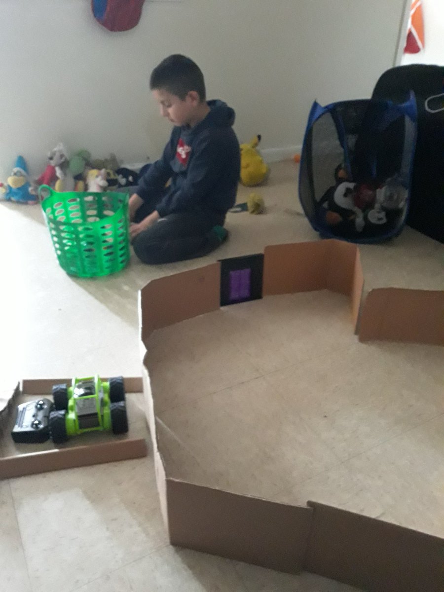 Oley28123's tweet photo. No WiFi 😱!!! NO PROBLEMA ....
Imagination never go off..😎😎
#imagination #NoWiFi #outofpower #brainpower
#Crazyweather #Texas
#SanAntonio #noelectricity #STEM #STEMTime #fun 
@KSATKids
@NISDMeadowVill @T_MaddoxPisano @CheriLaBelle11 @BillTaylorKENS5
@Justin_Horne @KENS5 https://t.co/VkcUqJK95N