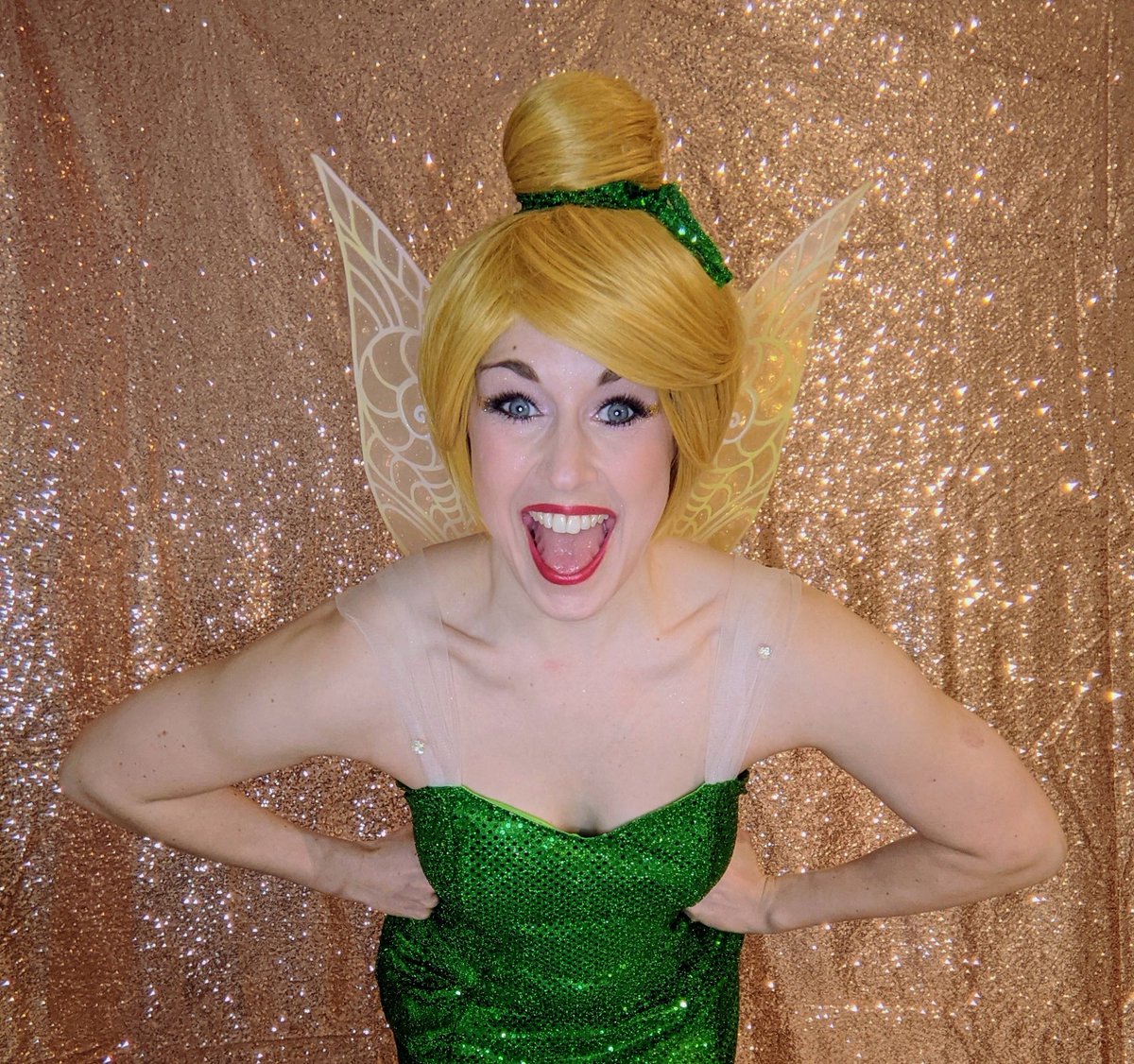 Tink is excited for pancakes!! 🥞 Did you have pancakes today? What's your favourite topping?! 🍫🍋🍓