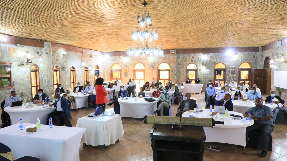 EthioInvestment's tweet image. After an In depth discussion and identifying the gaps and challenges of the 10 years Leading Development plan 2013-2022 E.C the platform was wrapped by agreeing on solving and working on the issues raised hand to hand with the Federal and Regional sector bodies. @Lelise_Neme