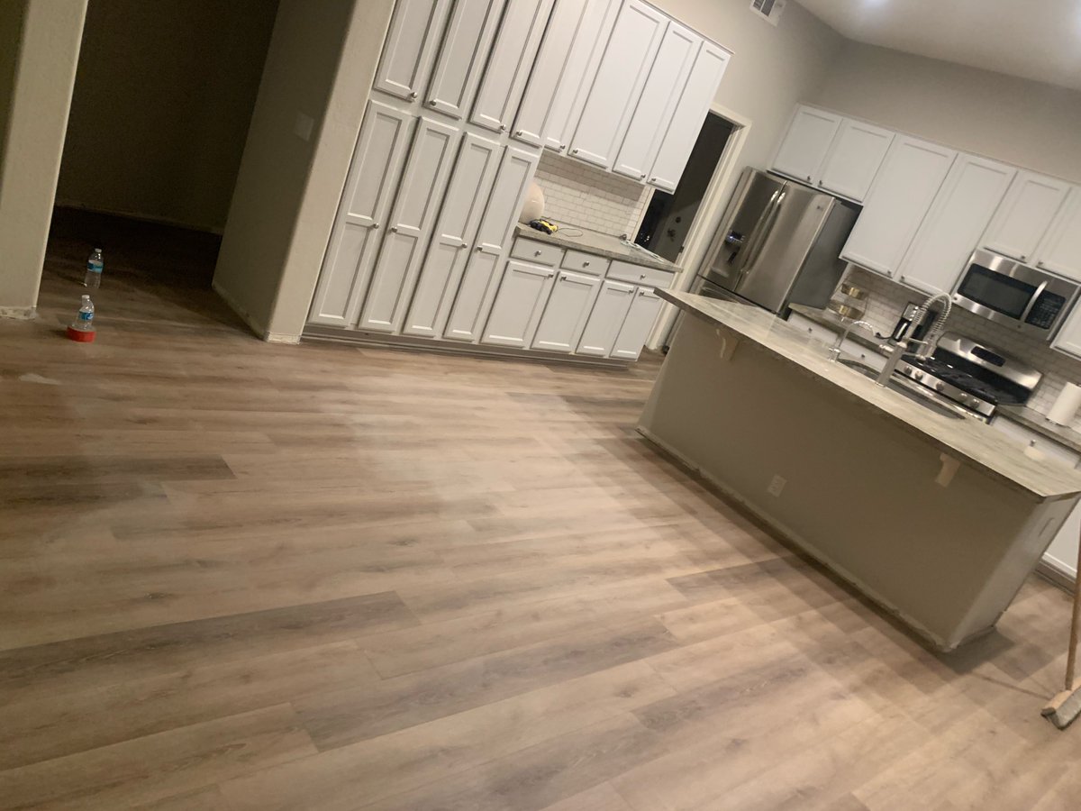 InteriorsNative's tweet image. After finishing some floor prep in this home we installed about 1300 feet of our Paradigm Performer (color: Tawny) Luxury Vinyl in this home in Peoria. The finishing product looks great!