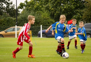 The happy team of young footballers backed by Stables Business Park - positive support for young people in Worle in North Somerset. stablesbusinesspark.com/.../backing-th…
