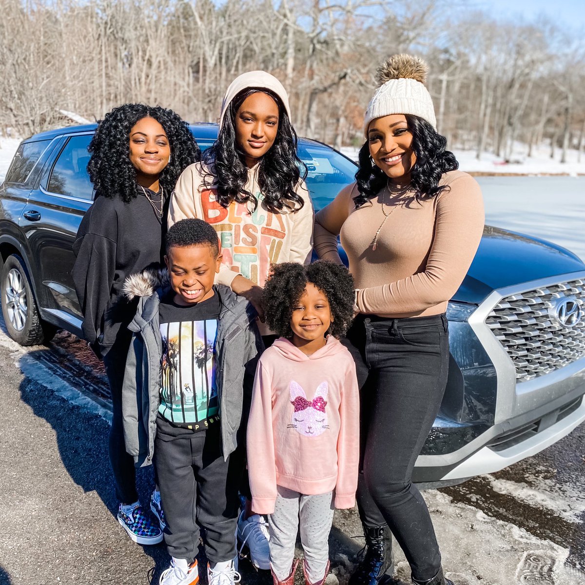 xochantelmarie's tweet photo. Family trips are so much better, thanks to my #HyundaiPalisade! It’s truly my dream car, it’s perfect for us. In honor of @Hyundai’s 35th anniversary in America, I’m sharing my Hyundai story. Click the link to read https://t.co/tHuCcSqRYh #HyundaiPartner #HyundaiUSAx35 #sponsored https://t.co/WMMCuBelN6