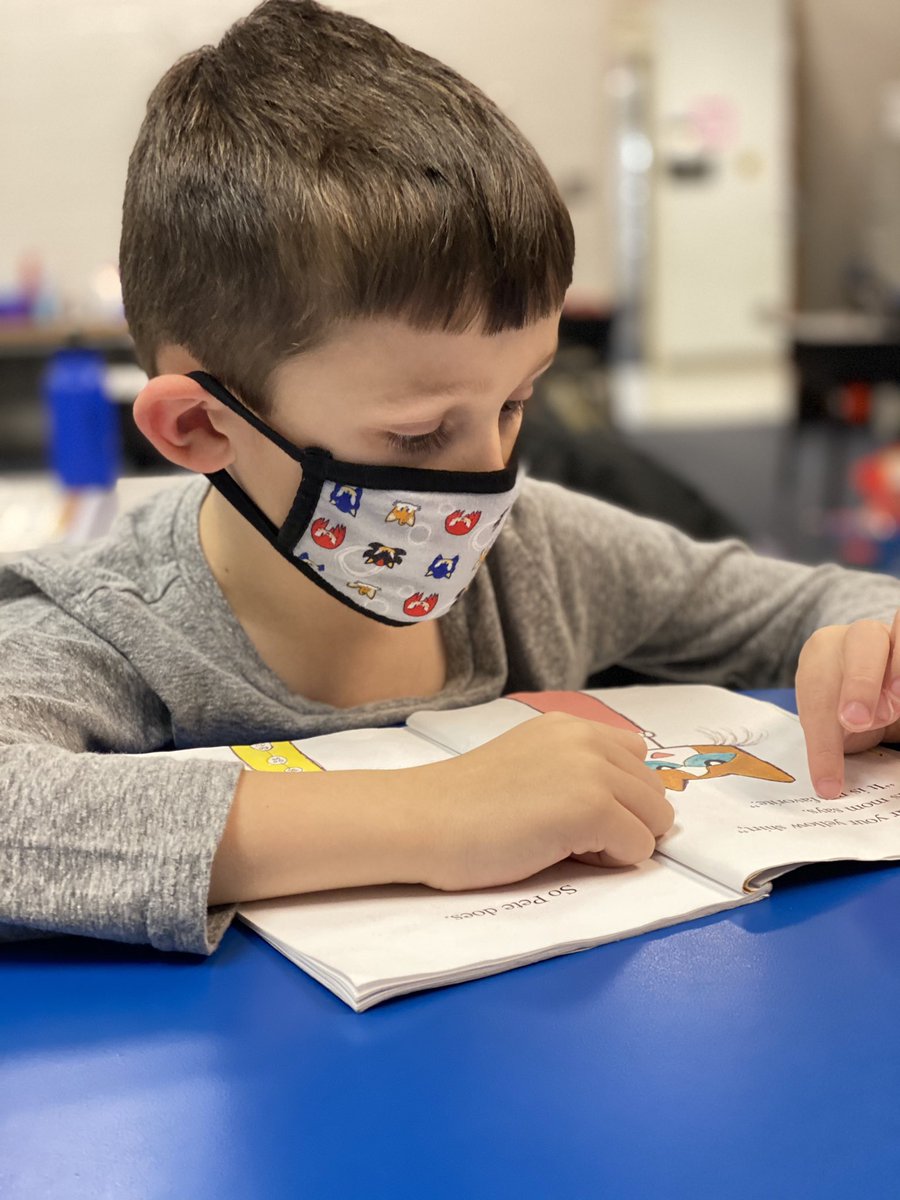 heymrsgolden's tweet image. Love listening to my students read to me. It has to be one of my favorite parts of teaching. 📚 📖❤️ #RoyalStrong #StopAndRead