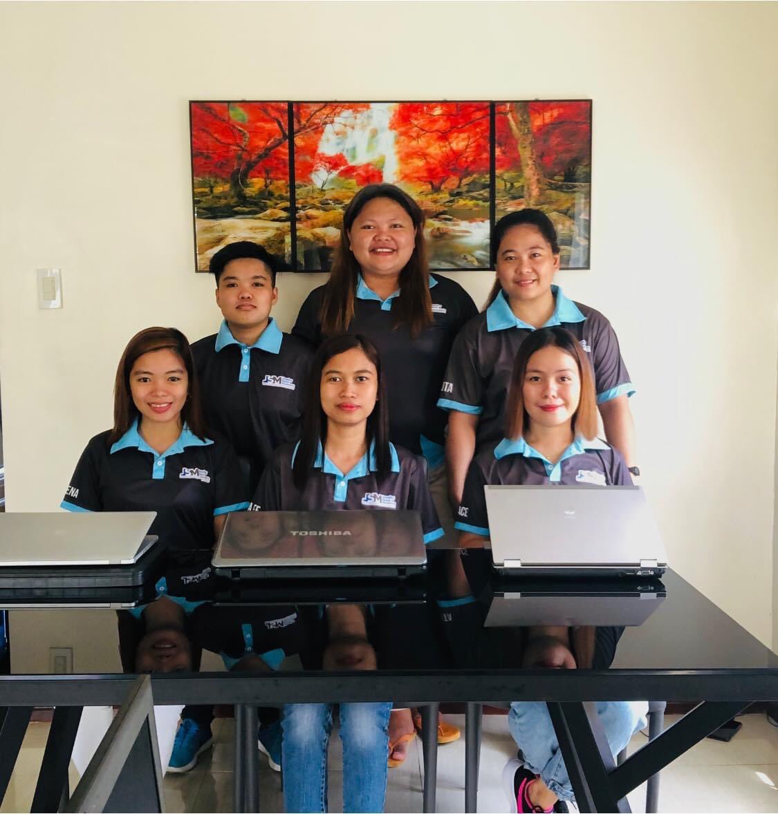 advanzmedia's tweet photo. T-ogether 
E-veryone 
A-chieves 
M-ore#AdvanzmediaSurigaoTeam#NewOffice https://t.co/by9L6S2Npy