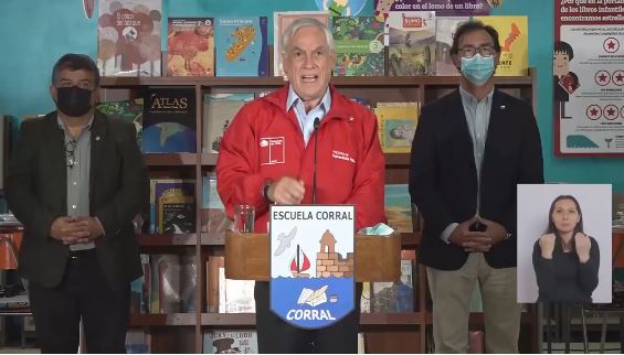 latercera's tweet photo. Presidente Piñera: "La educación virtual nunca reemplazará a la educación presencial". "https://t.co/tNJs50ybt6 https://t.co/hJHKB9wlLJ