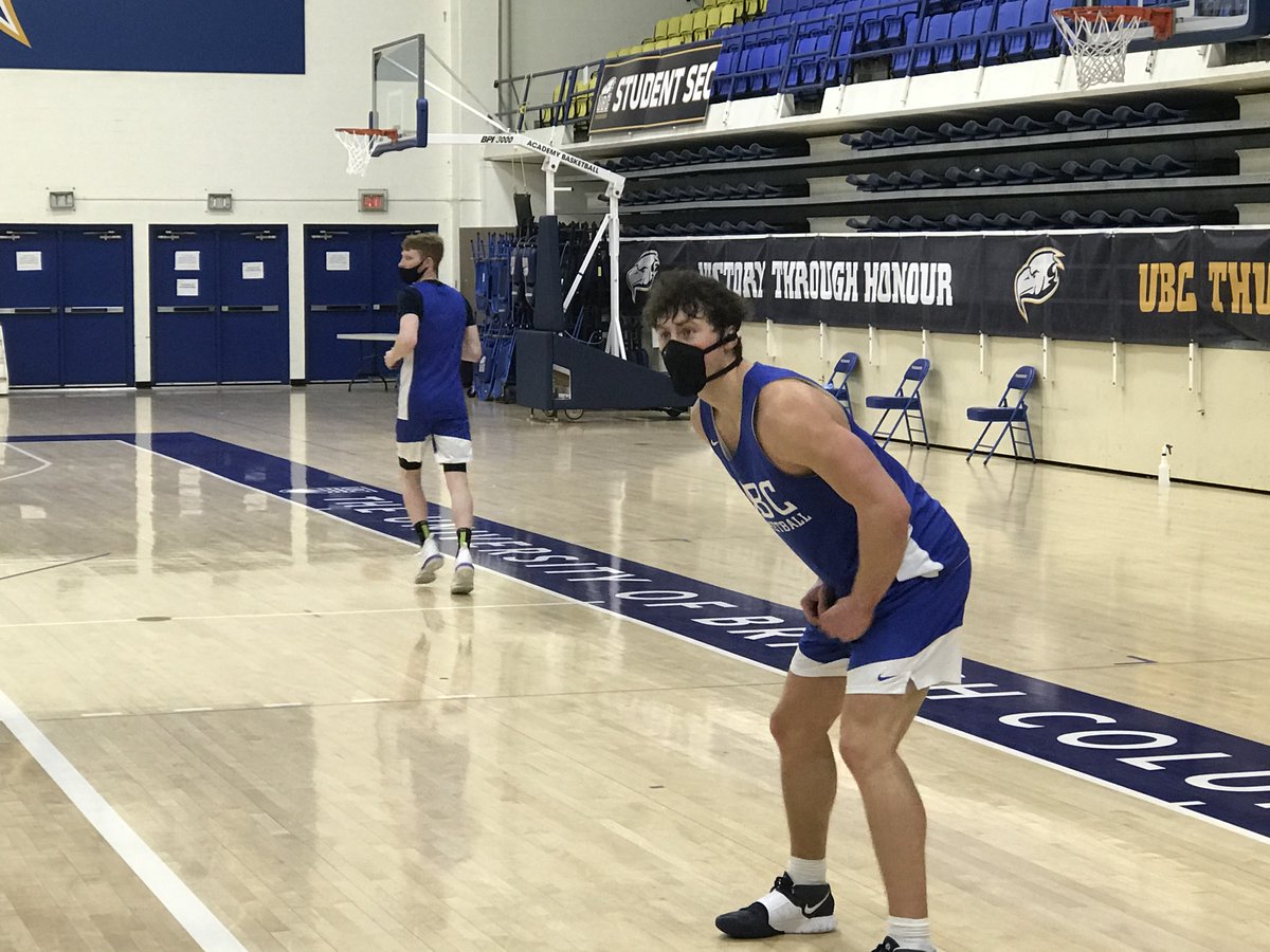 dropgard's tweet image. Great to see a top University basketball program getting through their work all while taking care of one another. @ubctbirds men's basketball program all wearing Dropgards and getting back in the game! Thanks guys!
#breathefreely #playsafely #sportmask