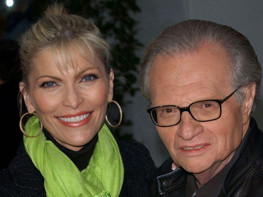 Larry King's wife planning to contest his will Report