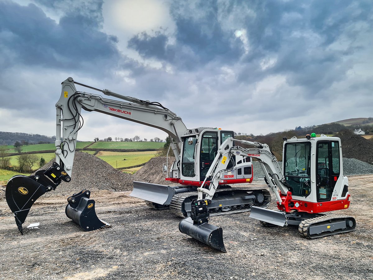 Geith_Intl's tweet image. Thanks to Midwest Plant for this great picture of their new @Takeuchiuk TB2150R and TB225 supplied by JDS Machinery both kitted out with a Geith Tilting Quick Hitch. 

For more information on the Geith Tilting Hitch or to request a quote see:
geith.com/en/product/til…