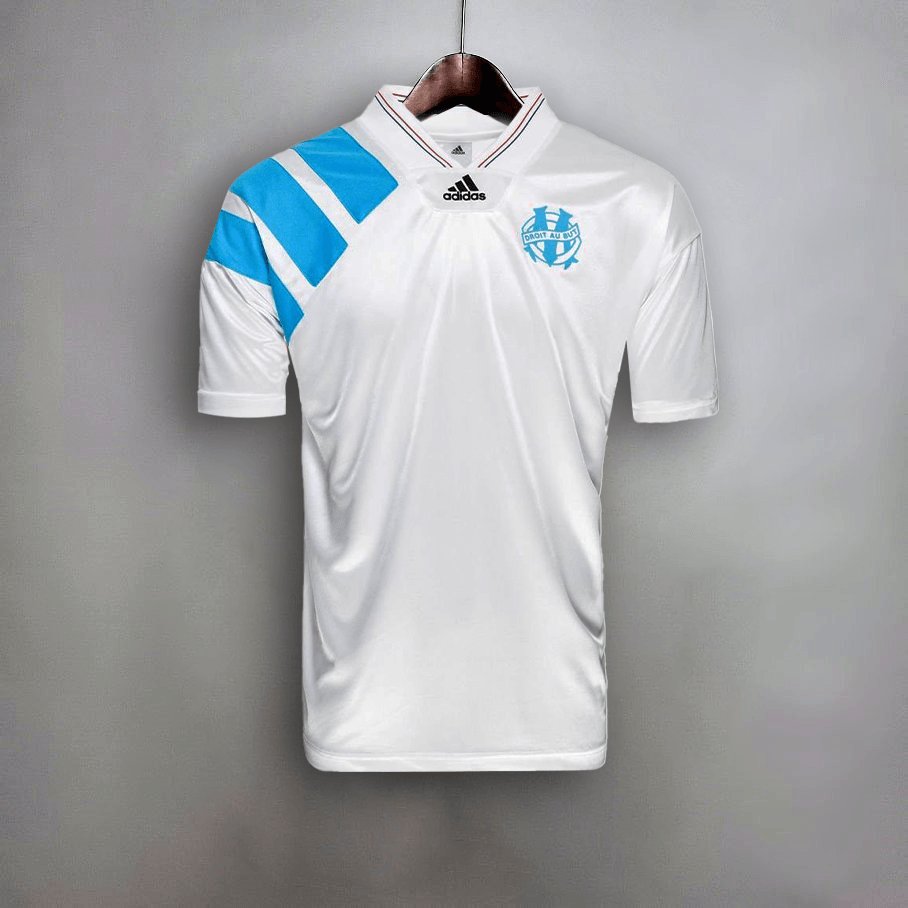 Pour vous faire retrouver le sourire (un peu) en ces temps durs, on vous offre un superbe cadeau ! 🎁✨

Pour cela :

Rt + Follow <a href="/basilebilo/">Bilo 🧢</a> et @MaillotSav

pour gagner, au choix, un des 2 maillots les plus exceptionnels de notre histoire (1991 ou 1993) 💙🌟

#OMOGCN #TeamOM