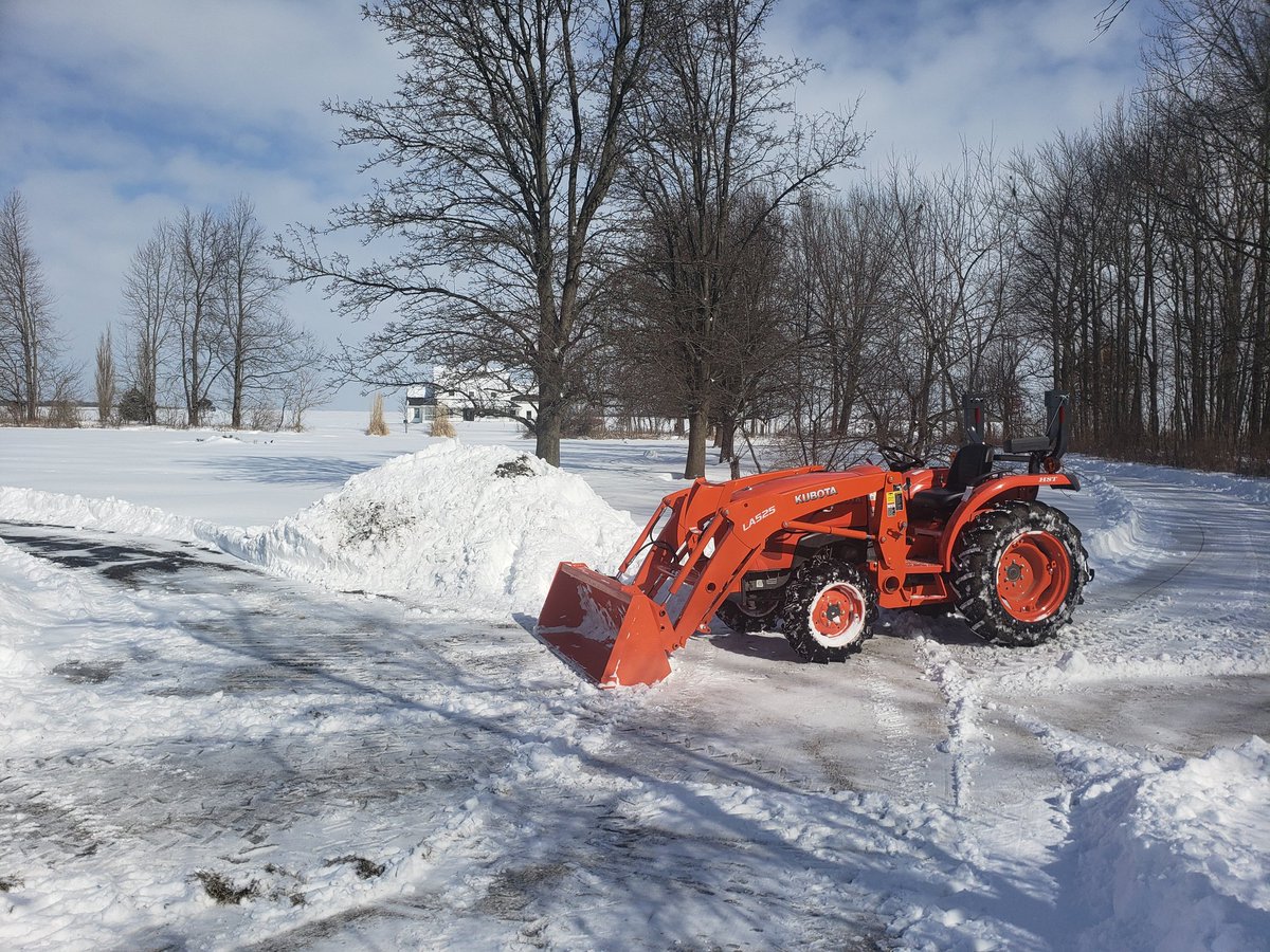 JW_weather2026's tweet photo. Knew we bought that tractor last year for a reason! #savemyback https://t.co/r4oLUQHaxB