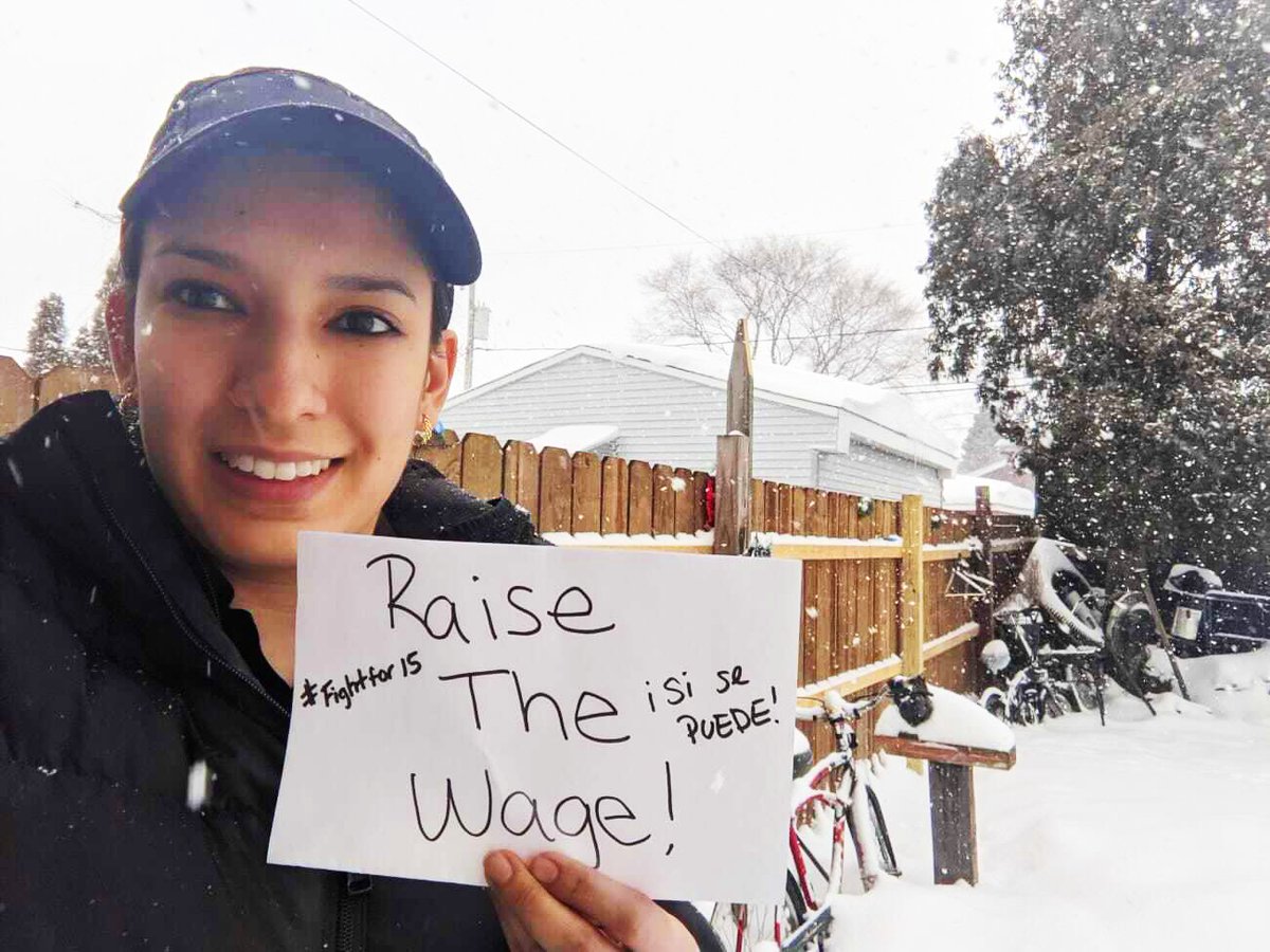 BREAKING: Fast food workers across Chicago are ON STRIKE today to call on Congress to pass a $15 minimum wage.

It's been over a decade since the federal minimum wage has increased. Now is the time to pass $15/hr for all. 
#RaiseTheWage #FightFor15