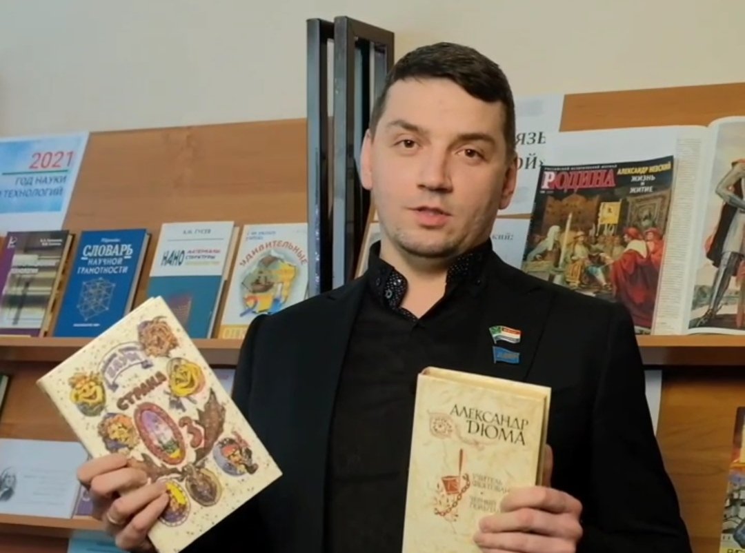 kinelduma's tweet photo. 📚 Депутаты Думы приняли активное участие в благотворительной акции в поддержку чтения «Подари книгу библиотеке» и передали свои книги в библиотечный фонд городского округа. Подаренные издания уже заняли свое место на полках библиотек и будут радовать ни одно поколение читателей. https://t.co/bjL2PzO0hr