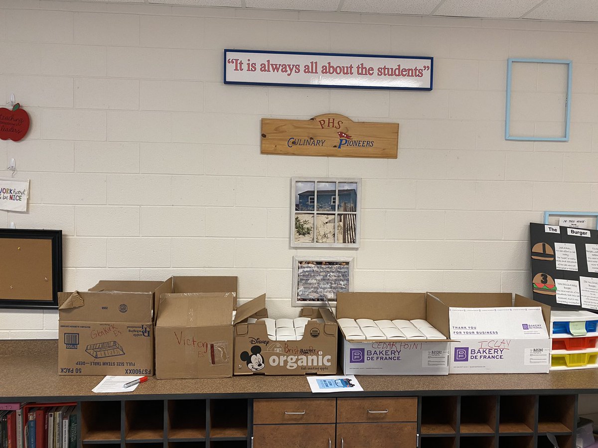 Smiles for miles!! So many smiling cookies for our elementary and middle school teachers! #PatriotRAK