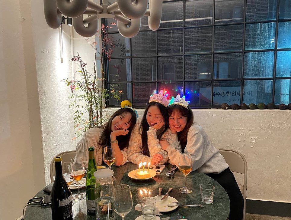 sonmarceIIa's tweet photo. The smaller a party, the more precious it becomes. https://t.co/k08Bc9bs9q