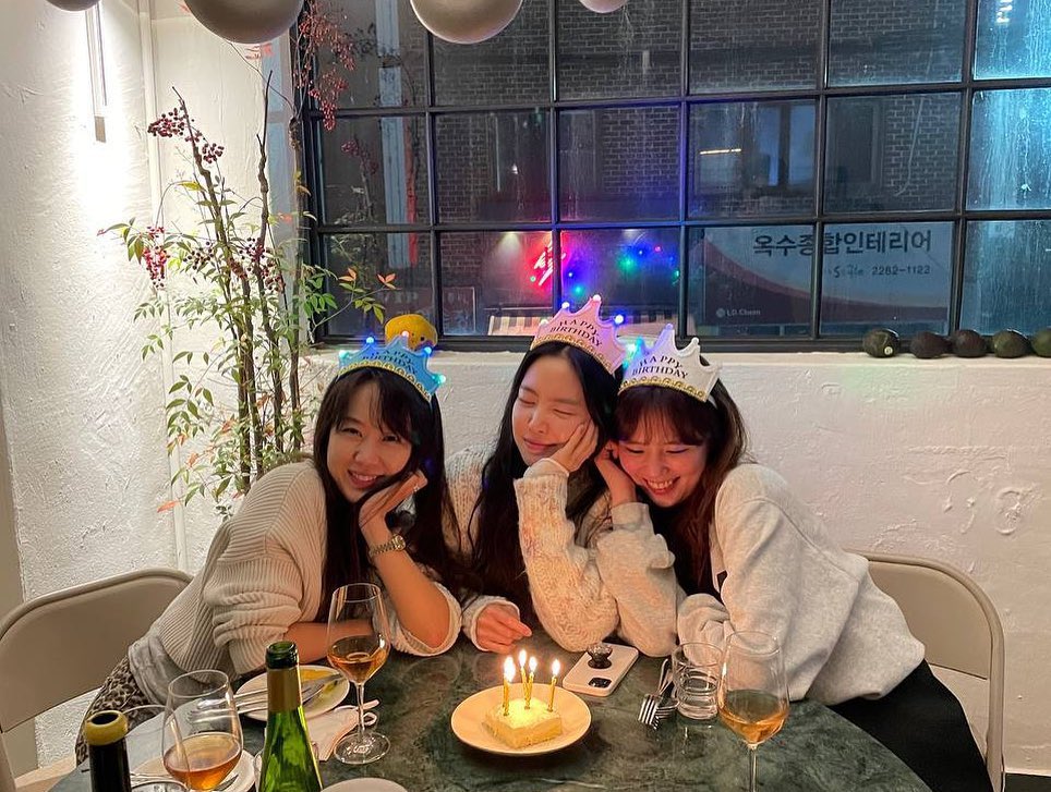 sonmarceIIa's tweet photo. The smaller a party, the more precious it becomes. https://t.co/k08Bc9bs9q