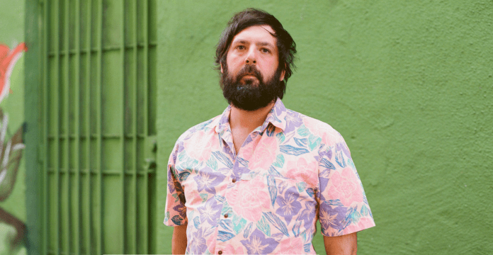 San Francisco-based singer/songwriter Tim Cohen, best known as half of <a href="/Freshandonlys/">The Fresh & Onlys</a>, has returned with his latest single, "Bottom Feeders," premiering with Under the Radar. His sixth solo album 'You Are Still Here' comes March 26th via <a href="/bobointegral/">bobo integral records</a>.
undertheradarmag.com/news/premiere_…