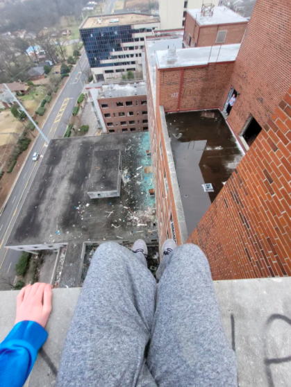 twibandoned's tweet photo. Really cool Hospital in Birmingham, Alabama. https://t.co/UvO8L6GYTb