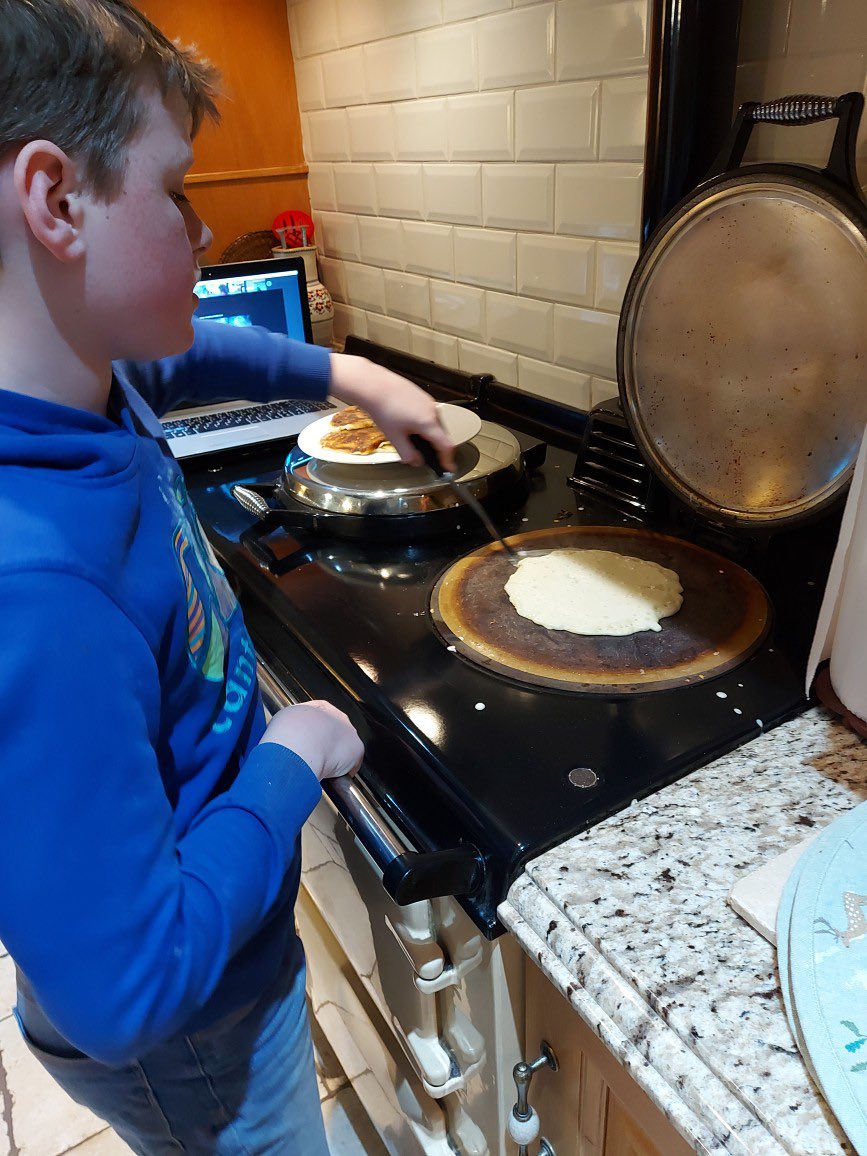 1armBB's tweet photo. Happy Pancake Tuesday! 🥞🥞

Anchors and Company/ Seniors are not meeting tonight on Zoom, but our Company &amp; Senior Boys made pancakes last Tuesday night.  The boys (and Officers!!)  did a good job and the pancakes look amazing! 🥞👌#BoysBrigade #BBonZoom https://t.co/9ZPIIzLPH2