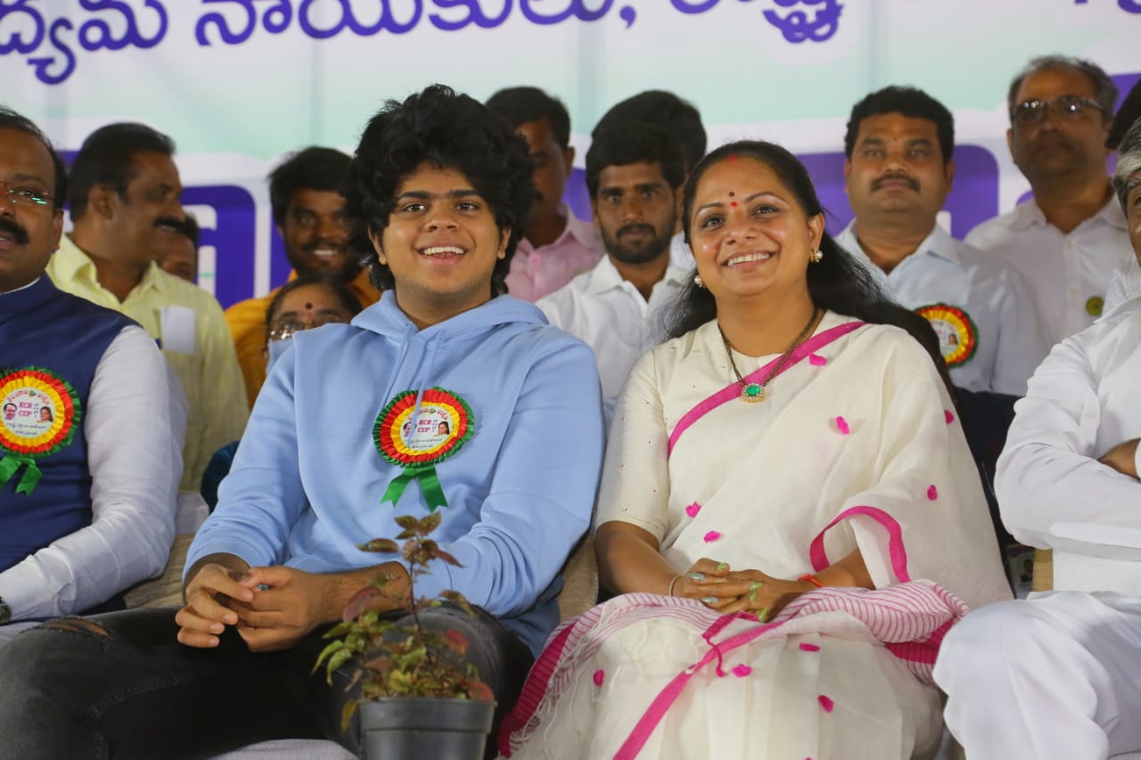 EuXUV-4U4AA6oWX.jpg:large