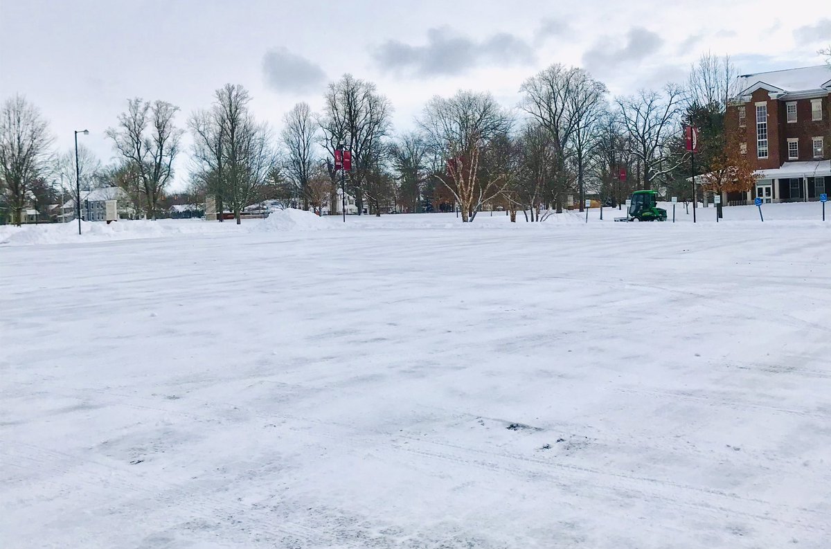 A big thank you to @earlham1847 Grounds crew. They were in late last night and early this morning! #nosnowday