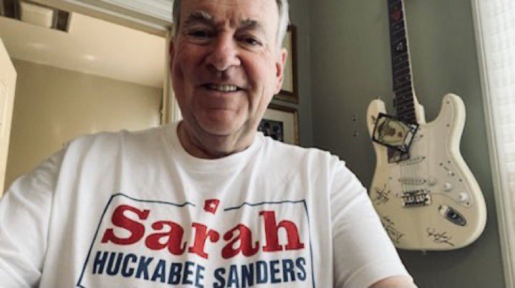 ratemyskyperoom's tweet image. Room Rater Rapture With @GovMikeHuckabee. Bought the guitar from eBay. Proper camera height, much like integrity, still eludes him. 0/10 @SarahHuckabee