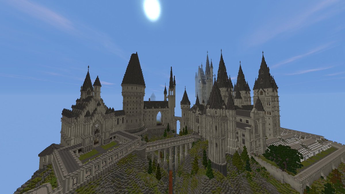 BoiiCypi's tweet photo. How do people have time to build something like this? #floonetwork #HarryPotter  #Minecraft https://t.co/AZh2mxCKUe
