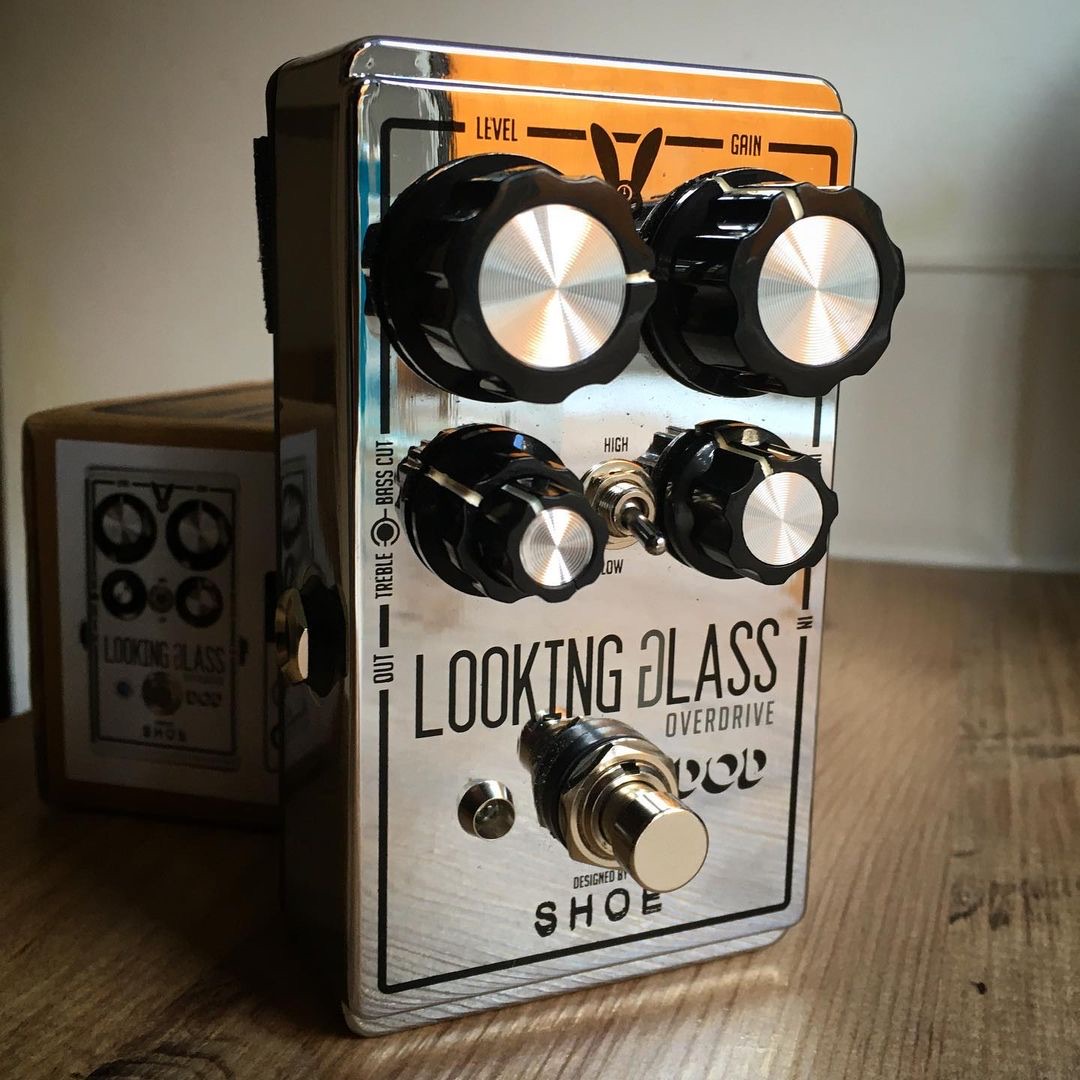 Whether you want a simple glassy boost or raw, psychedelic sounds, the #DOD #LookingGlassOverdrive offers powerful, yet simple controls that allow you to explore the entire distortion spectrum! Thanks for sharing, IG user danleggatt! Enhance your board: bddy.me/3jU6VcE