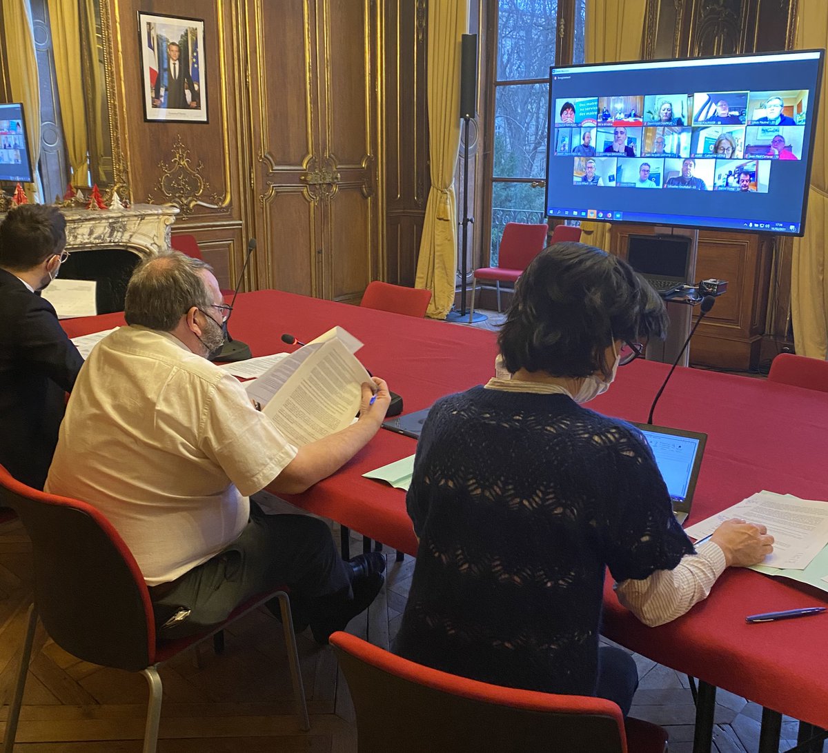 Des échanges précieux avec le bureau des <a href="/Maires_Ruraux/">AMRF</a>, notamment pour suivre la mise en œuvre concrète de l’#AgendaRural. 

👉🏻 Je leur ai assuré de la pleine mobilisation de mon ministère pour faire avancer la prise en compte des territoires ruraux dans toutes nos politiques.