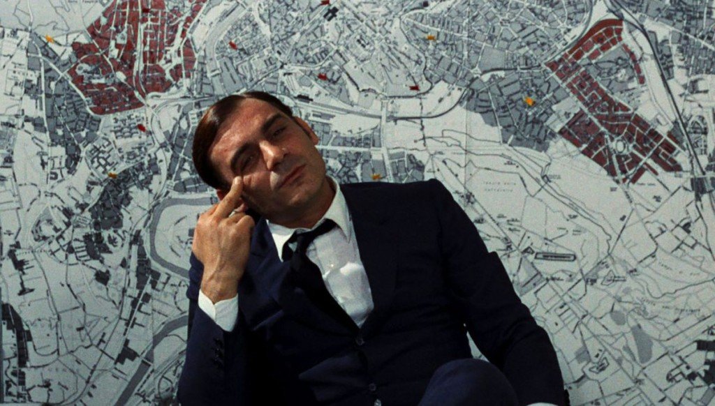 Enquête sur un citoyen au-dessus de tout soupçon (1970) - ItalienElio PetriFilm politique par excellence dans le monde de la policie criminelle. Film d& #39;enquête aussi. A gagné l& #39;Oscar du meilleur film international en 1971.