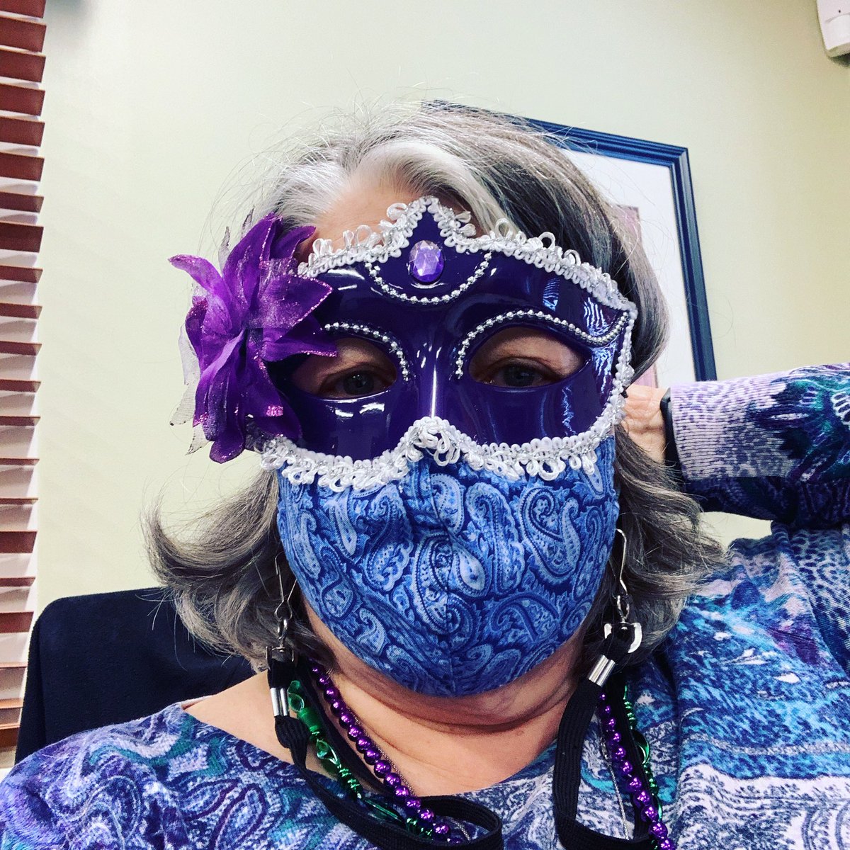 FranSzpylczyn's tweet image. I’m double masking today! Laissez le bon temps roulez! #MardiGras #doublemasking