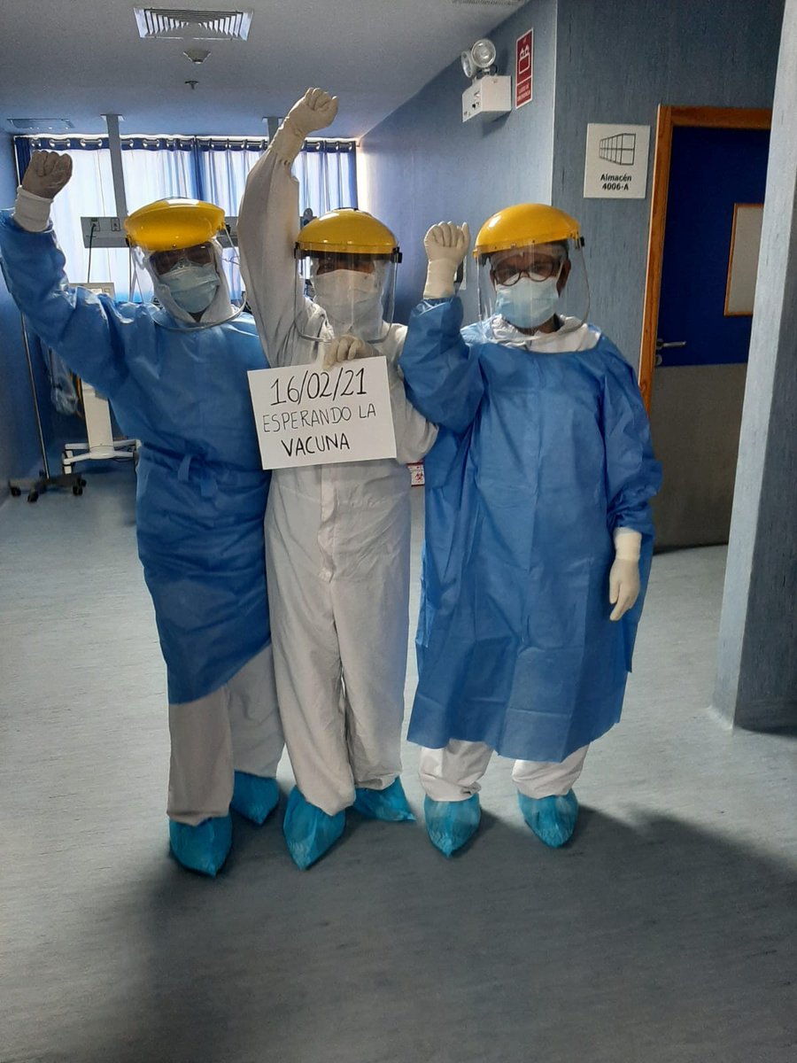 kensellaCris's tweet photo. Mi hermana y sus compañeros de UCI del hospital Kaelín de @EsSaludPeru siguen sin recibir vacunas, exponiendo sus vidas mientras otros se vacunan en secreto. ¿No sé qué tiene q pasar para que los incluyen en el padrón de vacunación @FioreMolinelli @Minsa_Peru? #VacunaGate 
RT 🙏 https://t.co/EevnF3zQiD