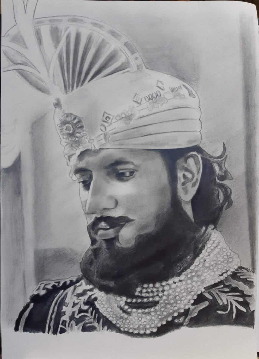 JohnGM_ARTIST's tweet photo. Refining the detail...
#drawing #pencildrawing #pencil #portrait #pencilportrait #pencilportraitdrawing #derwentpencil #actor #filmextra #filmcostume #beard #turban #art #artist #lockdownartist #portraiture #filmset #furtherprogress #creativityeveryday #creativityisgreat https://t.co/ViEHXUAhPj