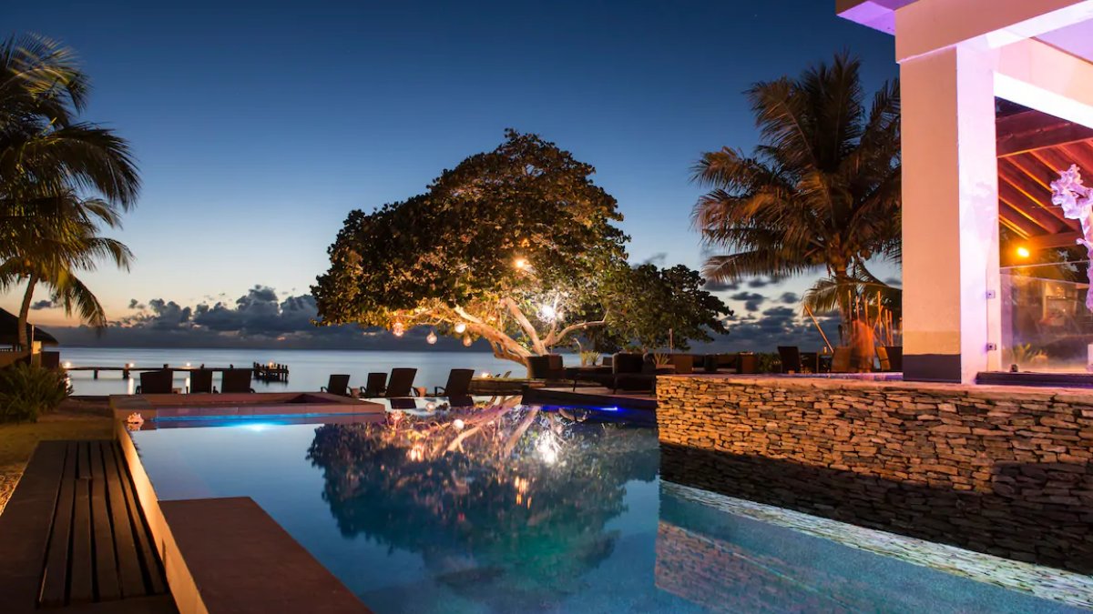 TzikalBeauty's tweet photo. On the beautiful Roatan island off the Coast of Honduras we found the incredible @Xbalanqueroatan. Nestled in the West Bay Area of the island this resort is surrounded by natural jungle and a private beach.
https://t.co/SZaYdccxqa
#discovertzikal #ojonoil #ojon https://t.co/tsXFZ3fjEo