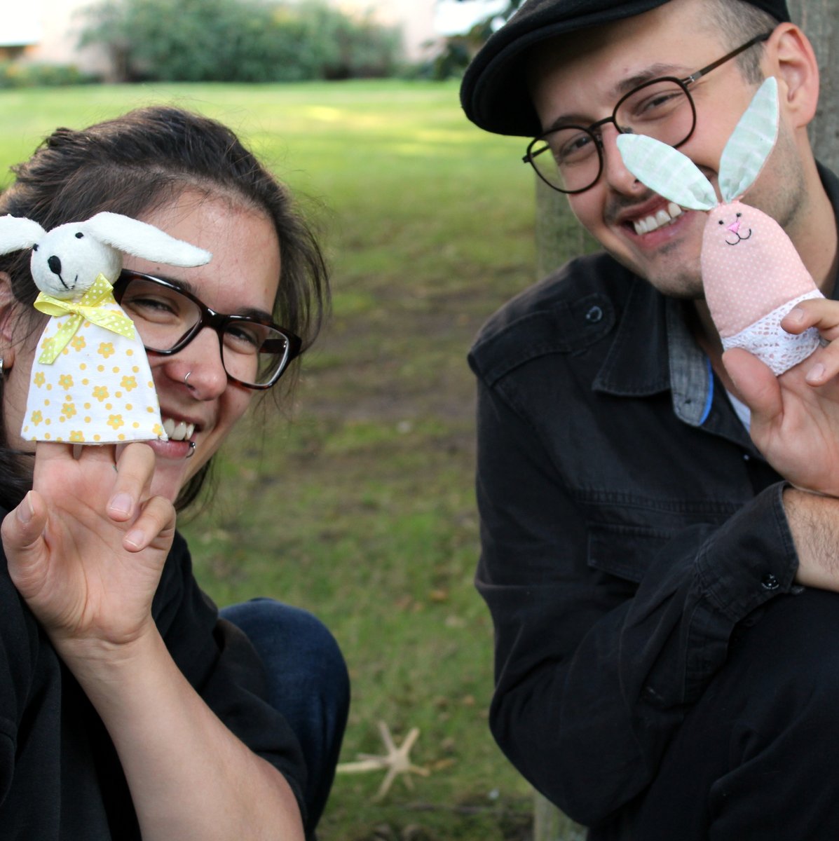 TheaterUnd's tweet photo. Theater und...#Osterhasen Obwohl es inzwischen ja schon fast wieder soweit ist, springen wir nochmal zurück in den September. Wir gingen auf die Suche nach Osterhasen und deren #Theatralität. Außerdem dabei: Horrorfilme und Verschwörungstheorien: https://t.co/HlGasAtD8T https://t.co/7eBmdY54JS
