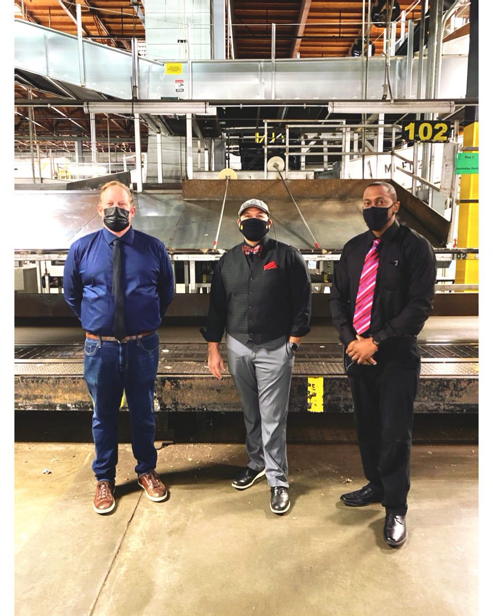 #stricklybusinesstuesdays my PT Sups Marcus Bordeaux and Dave Berutich repping for the unload in Laguna. Getting the job done, helping keep employees safe, and looking fly while they do it... <a href="/jrindafernshaw/">Fern Shaw</a> <a href="/MarkSundelius/">Mark Sundelius</a> <a href="/JonJbierly/">Jon Bierly</a>