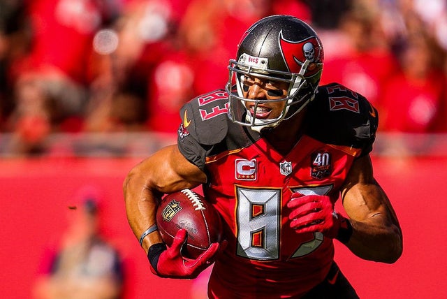 seniorbowl's tweet photo. We are saddened to hear of the passing of @UNC_BearsFB, '05 #SeniorBowl alum, and former @Buccaneers WR Vincent Jackson. Vincent was an 3 time Pro Bowl selection and more importantly, volunteered in all the communities he lived. #RIPVincentJackson
📸:Getty Images, Buccaneers https://t.co/zaXAhRa5zr