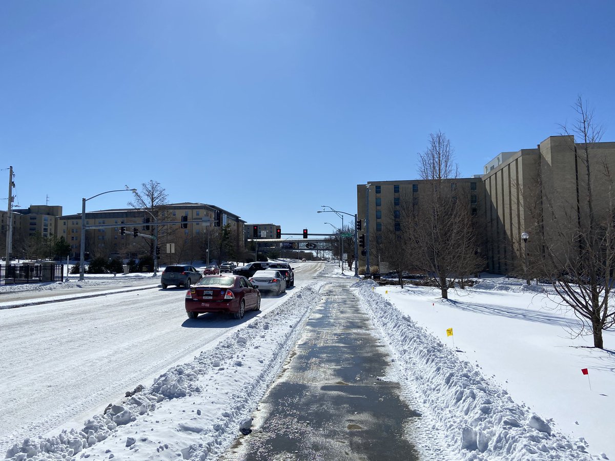 Roads and sidewalks are clear on College Avenue near the MU campus
<a href="/CoMissourian/">Columbia Missourian</a>