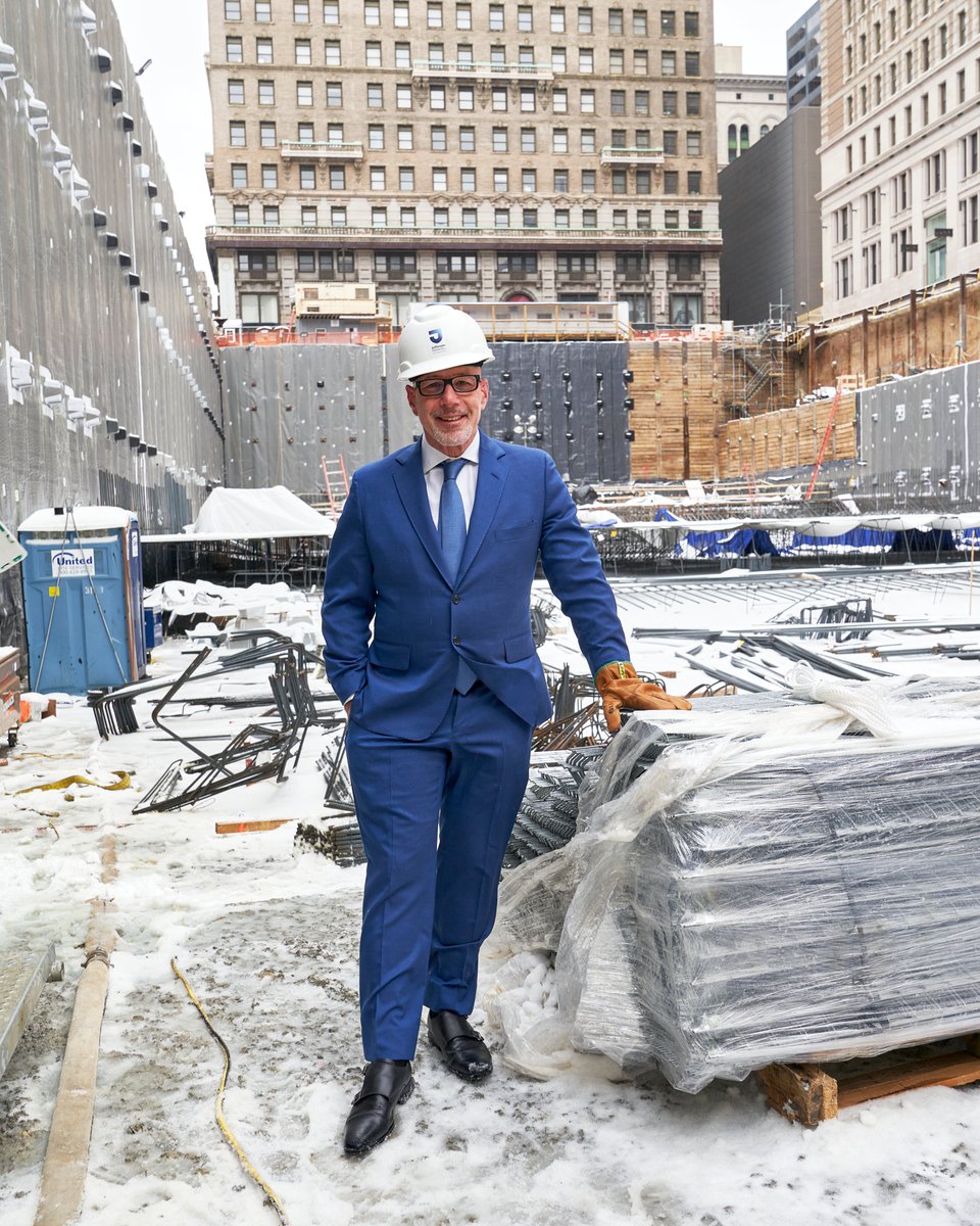 elizabeth__dale's tweet image. Hard hats and hard work! We’re building the healthcare facility of tomorrow, today. Jefferson Health CEO Stephen K. Klasko checks out the Specialty Care Pavilion on the rise.

Learn more at specialtycare.jeffersonhealth.org Photos © Brian Lauer/Jeffrey Totaro Photographer