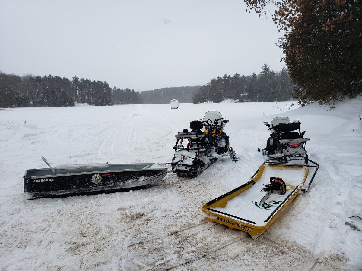 MDTOttawaPolice's tweet photo. Every year our team conducts sub ice training. Little extra snow for us this morning with the winter storm, but  excited for the week! https://t.co/rZVIaVIWjD