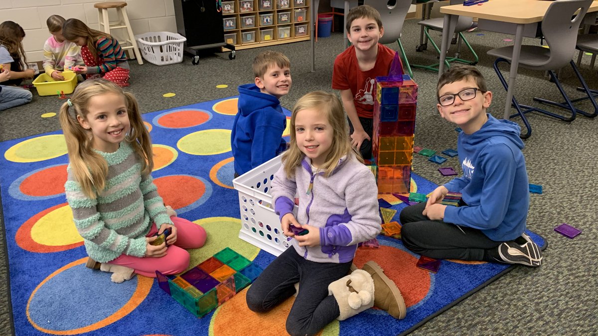 HudsEdFound's tweet photo. 📣Calling all @HPSEagles' staff!

Next week Wednesday, March 31, is the last day to apply for a spring HEF grant. 

Go to https://t.co/A3nCQgOLuo to see how a grant from the HEF could help your school or classroom. Apply today! ✏️

#FireUpGoEagles https://t.co/wGBO46D8e0