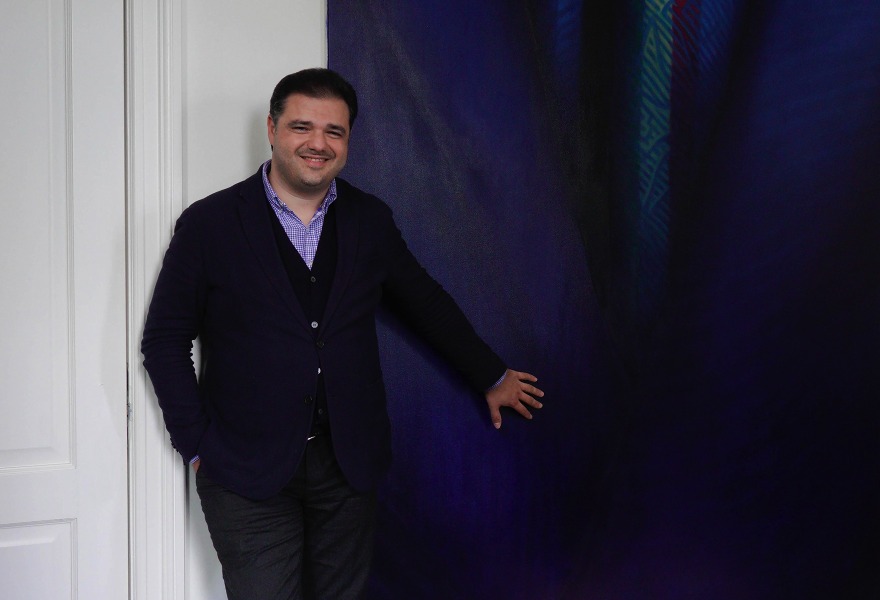 ASK A COLLECTOR — Ali Keles: "Het begint zoals een liefdesrelatie begint: met verliefdheid.” @ManuelaKlerkx en <a href="/OscarvanG/">Oscar van Gelderen</a> interviewen iedere week een kunstverzamelaar. Deze week spreken ze met Ali Keles (Managing Partner Lakeside Capital Partners): galleryviewer.com/nl/article/510….