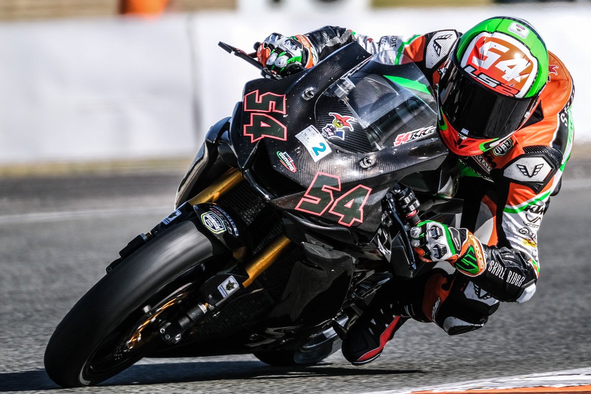 CircuitValencia's tweet photo. Estos días ruedan en el Circuit los amigos de @BikePromotion con algunos ilustres en boxes. A ver si los descubres https://t.co/zovLhvQYfQ