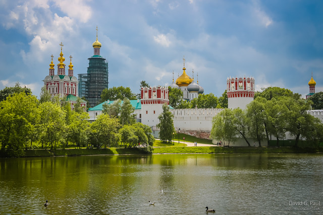 From there we couldn't use the metro any further so got driven to Bolshoy Novodevichy Prud, which we were told was the inspiration for Swan Lake (have never found any literature to corroborate the guide's claim though), and then to a viewpoint at Moscow State University