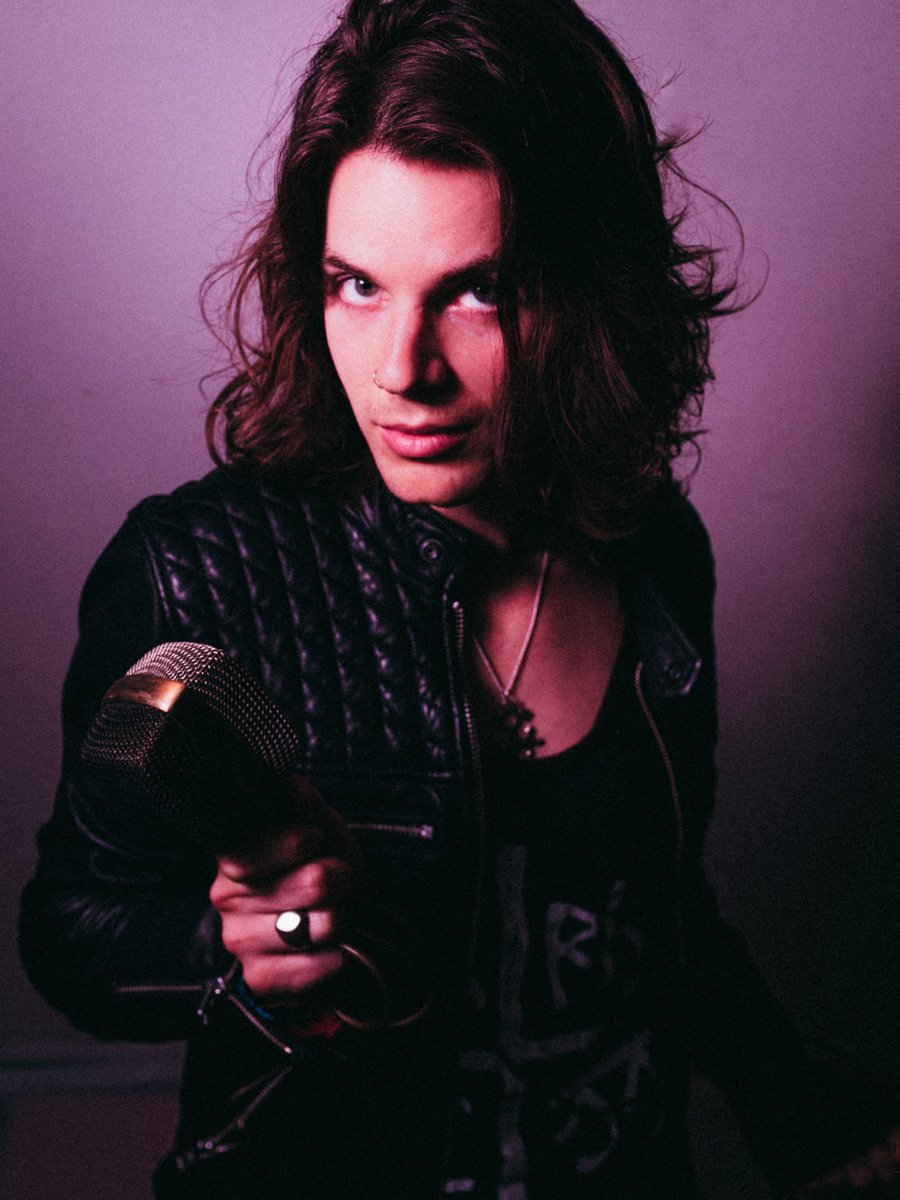 Today’s a very special day! Let’s all wish a happy pancake day to this sexy beast! 🥞

Happy solar return pretty boy, may the whiskey be always abundant and the hangovers non-existent! 🇦🇺🥃🦢

(Birthday wishes also accepted in this post)