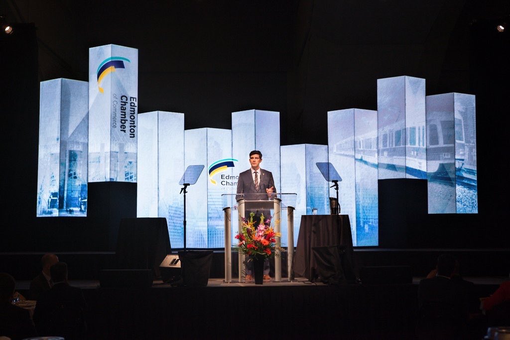 JonBeckett2's tweet photo. Remember that time we #VideoMapped onto frosted plexiglass for the Mayors State of the City @yegconvention
#ThatWasCool
#IMissShows
@productionworld https://t.co/MTEkJzdgyX