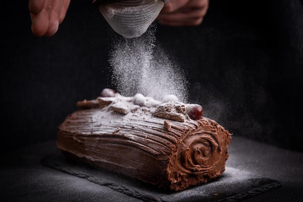 Today’s #CGCspotlight comes from former National Chef of the Year finalist, <a href="/Paulfosterchef/">Paul Foster</a> from <a href="/salt_dining/">Salt</a>. They are offering, take away heat at home food locally for collection or delivery. It is £42.50 per head for 3 courses plus bread butter and petit fours.