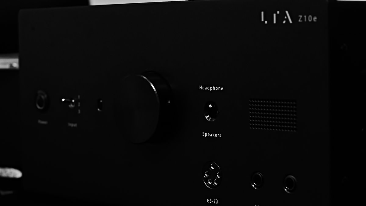 Audeze's tweet image. New Video up in which we take some time to talk Jazz and Records with Nicholas Tolson of @LinearTubeAudio 

bit.ly/2OLgNtO