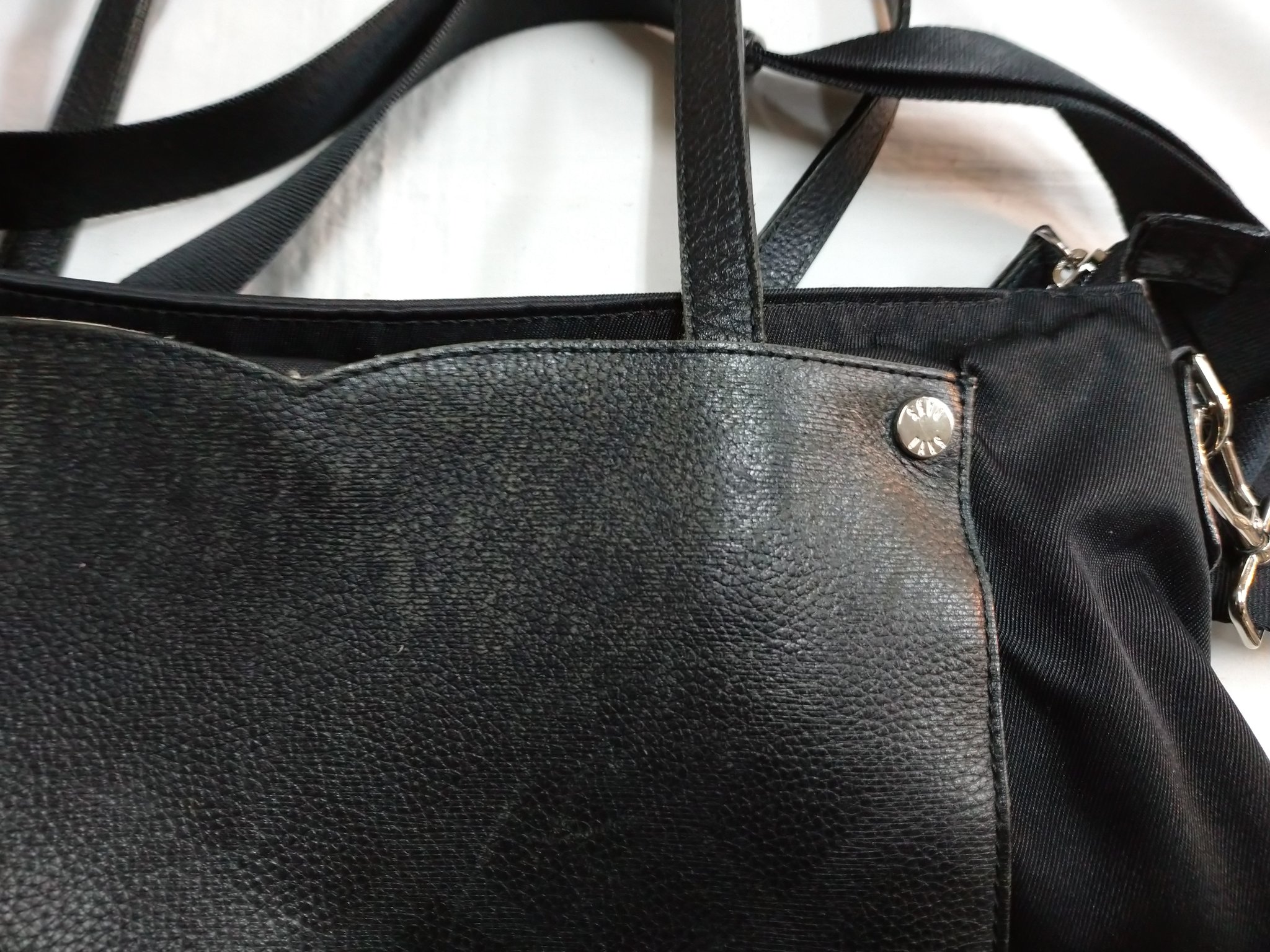 工房 藍美 Coachのバッグの染め直しと一緒にdaksのナイロンコンビのバッグの染め直しを行います ナイロンコンビですので革の部分だけを染めることになります 革 バッグ 鞄 かばん 修理 染め直し 染め 直して使おう 藍美 T Co Ngvcayscxr 工房 藍美 Coachのバッグの染め直しと一緒にdaksのナイロンコンビのバッグの染め直しを行います ナイロンコンビですので革の部分だけを染めることになります 革 バッグ 鞄 かばん 修理 染め直し 染め 直して使おう 藍美 T Co Ngvcayscxr
