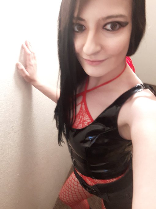 Enjoying this lovely weather today ❤❤❤🖤🌞 #sarashangrila #naturalbody #fetishphoto #fetishmodel #redfishnets<a href="/tag/sarashangrila"class="tags">#sarashangrila</a><a href="/tag/fetishmodel"class="tags"><span>#fetishmodel</span></a><a href="/tag/pornhub"class="tags"><span>#pornhub</span></a><a href="/tag/goth"class="tags"><span>#goth</span></a><a href="/tag/vinyl"class="tags"><span>#vinyl</span></a><a href="/tag/altporn"class="tags"><span>#altporn</span></a><a href="/tag/naturalbody"class="tags"><span>#naturalbody</span></a>